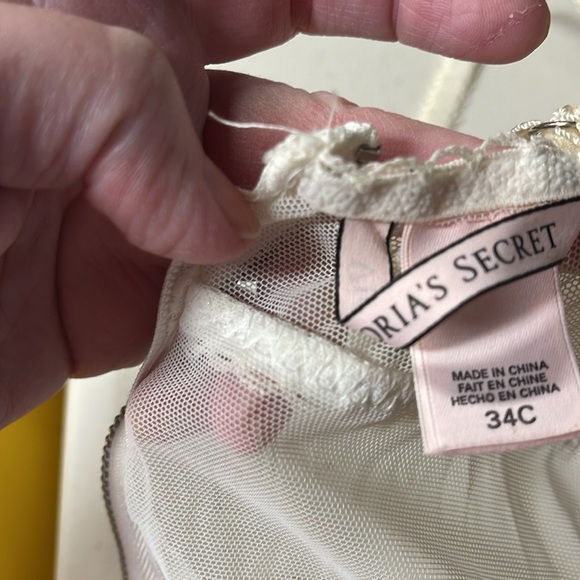 34C lingerie - Picture 7 of 7